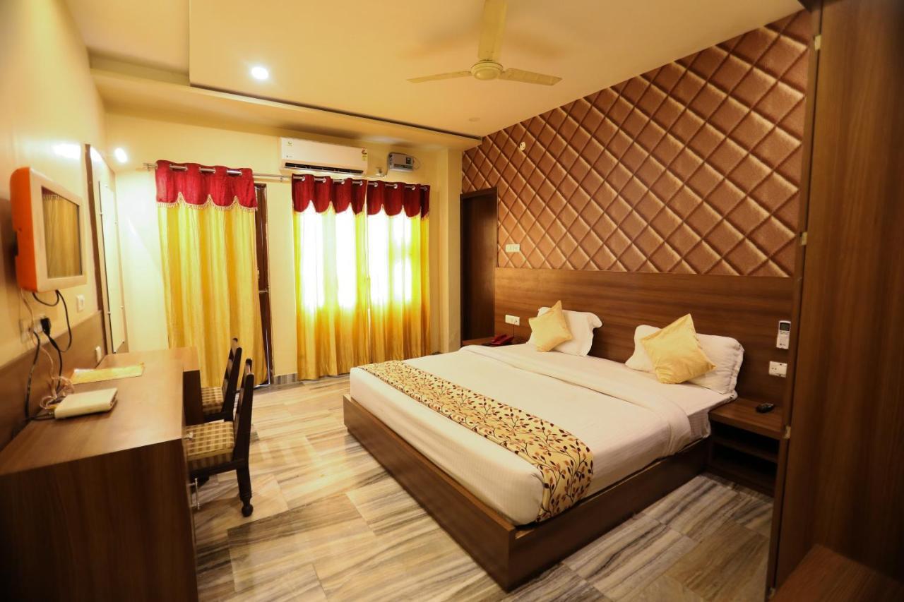 Hotel Vishwanath Varanasi Bagian luar foto